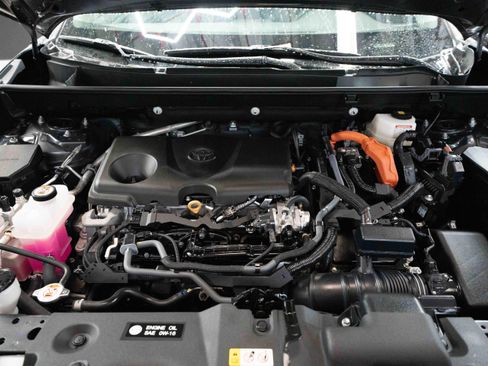 Used 2025 Toyota RAV4 LE AWD/4WD image 31