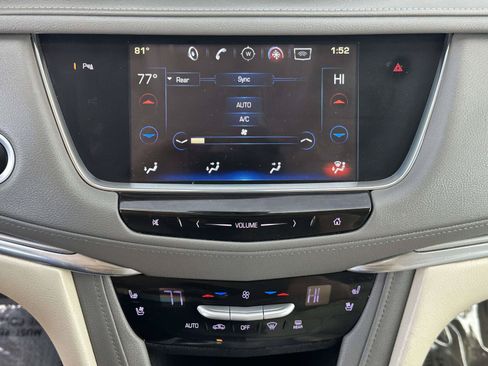 Used 2018 Cadillac XT5 Premium Luxury FWD image 10