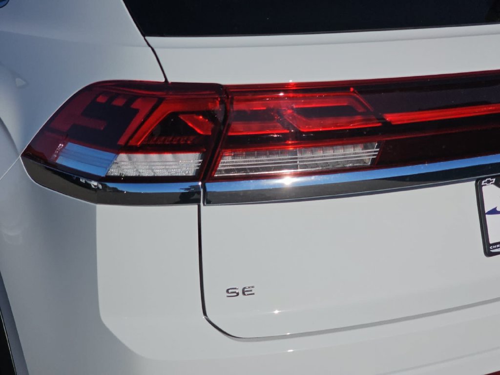 Used 2024 Volkswagen Atlas Cross Sport SE FWD image 41