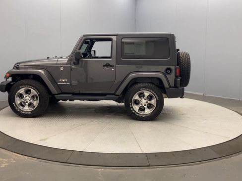 Used 2017 Jeep Wrangler Sahara AWD/4WD image 2