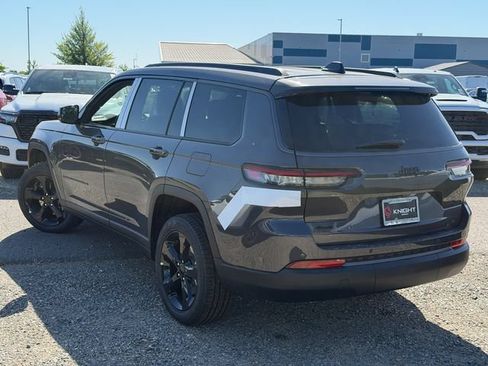 New 2026 Jeep Grand Cherokee L Limited w/ Limited Altitude Package AWD/4WD image 9