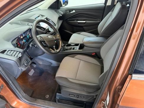 Used 2017 Ford Escape SE w/ Equipment Group 201A AWD/4WD image 15
