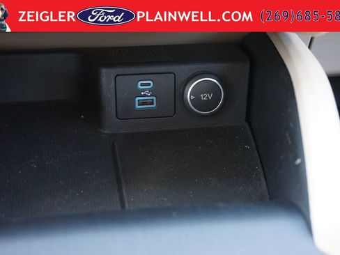 Used 2021 Ford Escape SE FWD image 19