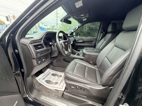 Used 2022 Chevrolet Suburban LT AWD/4WD image 34