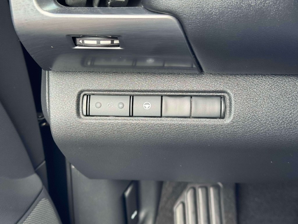 Used 2024 Nissan Pathfinder Rock Creek AWD/4WD image 21