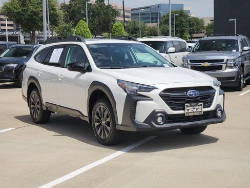 Used 2025 Subaru Outback Onyx Edition AWD/4WD image 3
