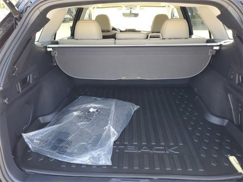 Used 2022 Subaru Outback Limited XT image 10