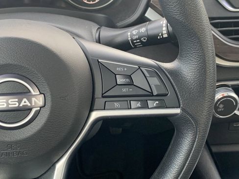 Used 2024 Nissan Altima 2.5 SV image 14