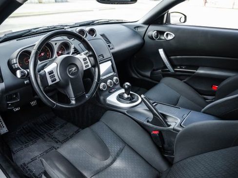 Used 2008 Nissan 350Z Enthusiast w/ Cargo Convenience Pkg image 2