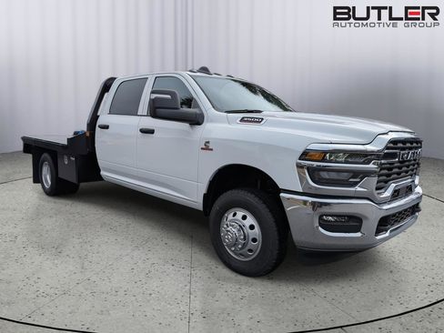 New 2026 RAM 3500 Tradesman w/ Chrome Appearance Group AWD/4WD image 8