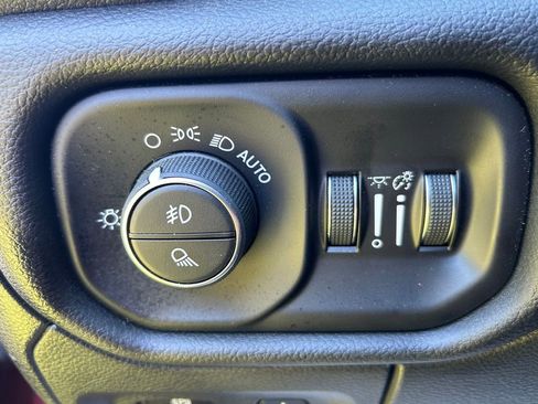 Used 2025 RAM 1500 Laramie AWD/4WD image 20