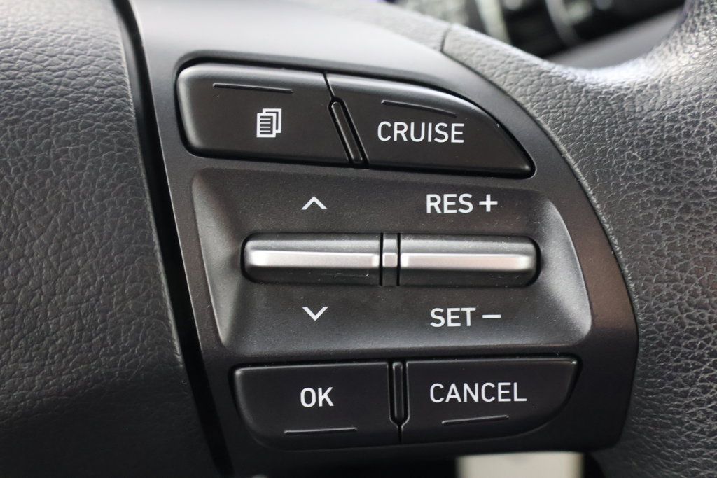 Used 2021 Hyundai Kona SE AWD/4WD image 12