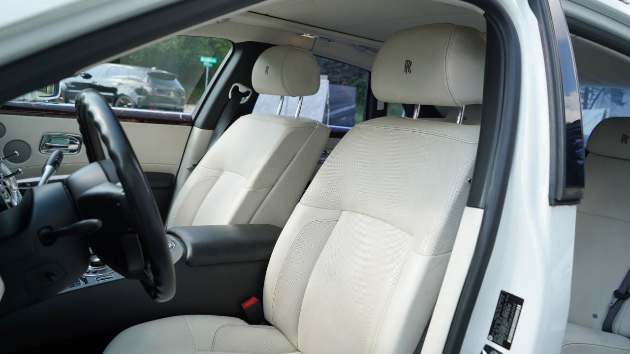 Used 2011 Rolls-Royce Ghost RWD image 39