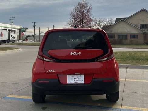 Used 2022 Kia Soul LX w/ Technology Package image 7