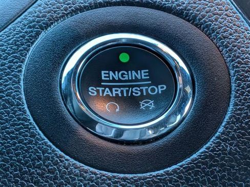 Used 2018 Ford Explorer XLT w/ Equipment Group 202A image 19