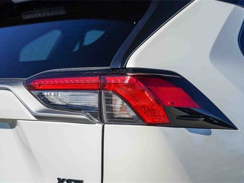 Used 2022 Toyota RAV4 XSE image 11