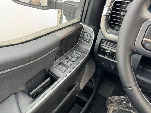 New 2026 Ford F350 Lariat w/ Black Appearance Package image 31