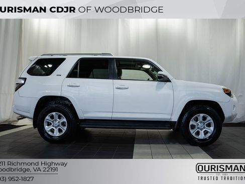 Used 2014 Toyota 4Runner SR5 Premium image 3