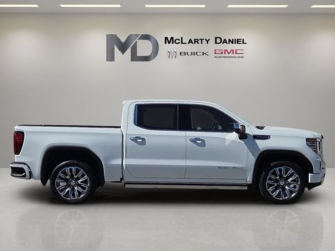 Used 2023 GMC Sierra 1500 Denali w/ Denali Reserve Package AWD/4WD image 15