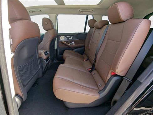 New 2025 Mercedes-Benz GLS 450 4MATIC image 16