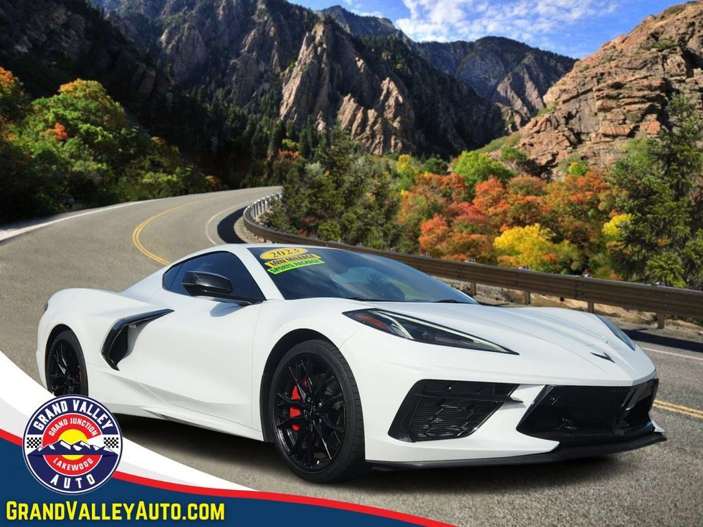 Used 2023 Chevrolet Corvette Stingray Premium Cpe w/ Z51 Performance Package RWD image 1