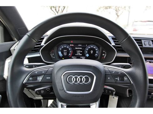 Used 2025 Audi Q3 2.0T Premium image 14