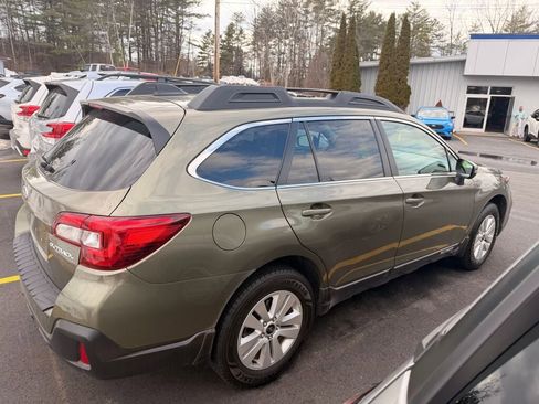 Used 2019 Subaru Outback 2.5i Premium image 5