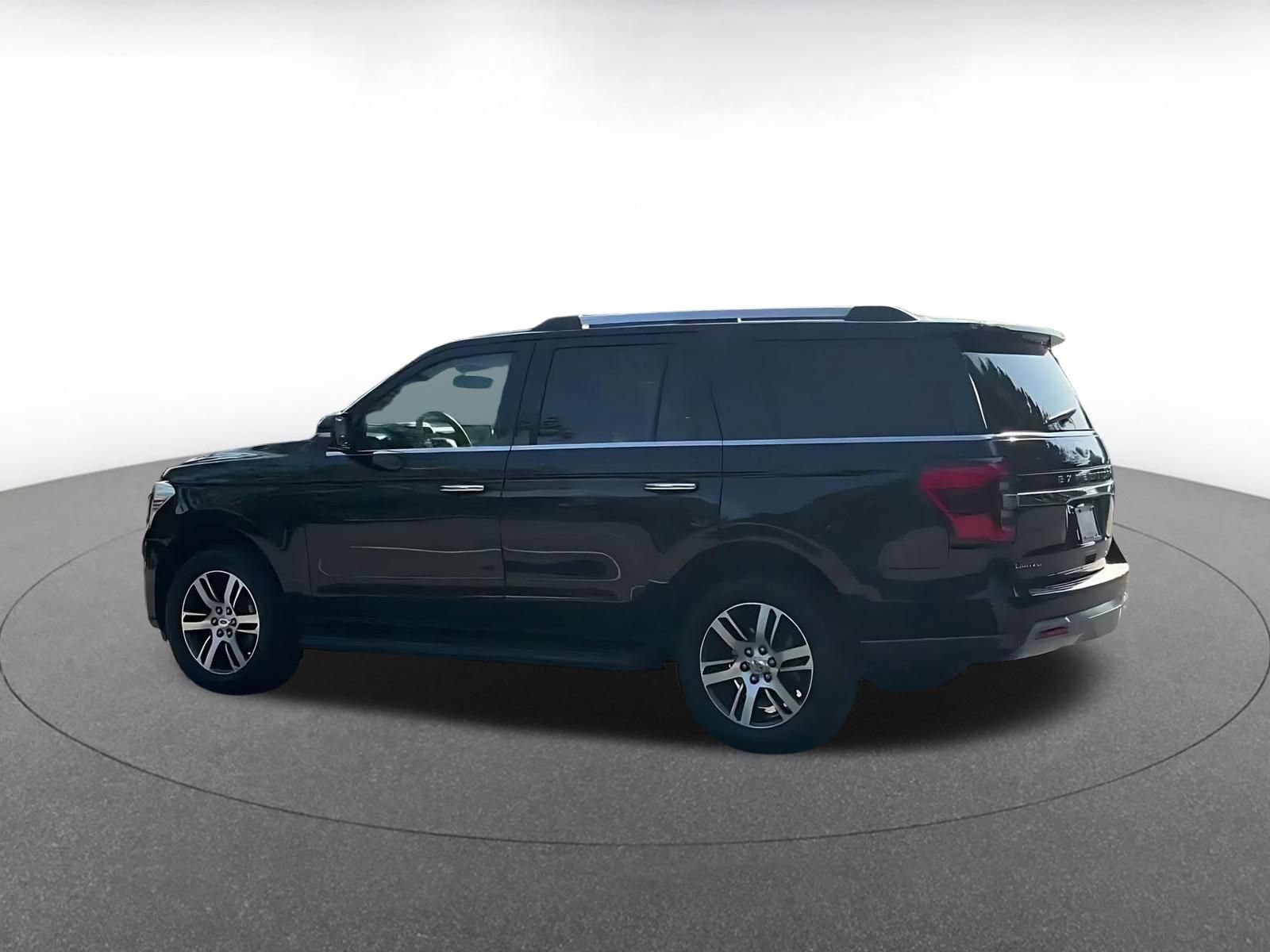 Used 2024 Ford Expedition Limited AWD/4WD image 9