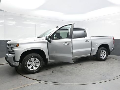 Used 2020 Chevrolet Silverado 1500 LT w/ Bed Protection Package AWD/4WD image 3