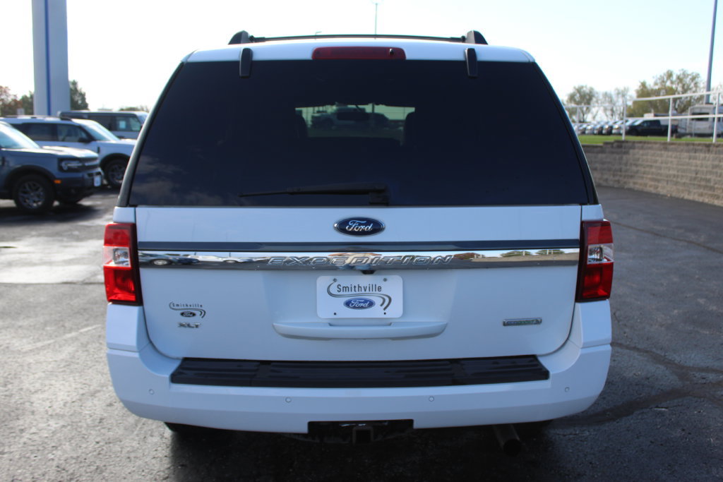 Used 2017 Ford Expedition XLT w/ Equipment Group 201A AWD/4WD image 4