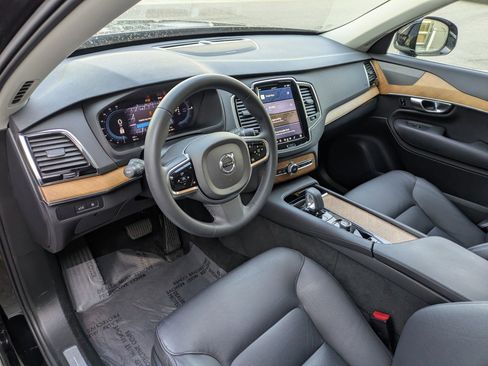 Certified 2023 Volvo XC90 T8 Plus w/ Protection Package Premier image 14