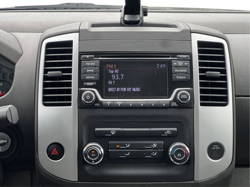 Used 2018 Nissan Frontier SV RWD image 4
