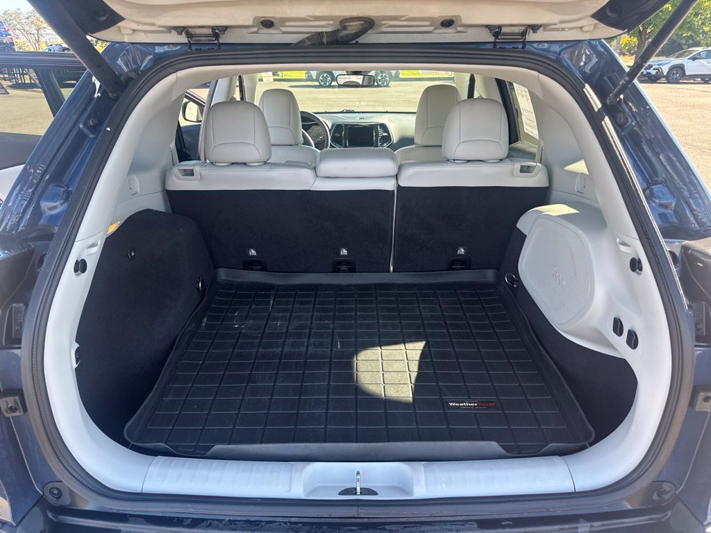 Used 2019 Jeep Cherokee Limited w/ Luxury Group AWD/4WD image 12