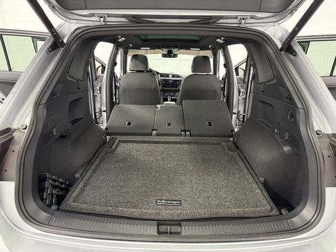Used 2024 Volkswagen Tiguan SE R-Line image 31