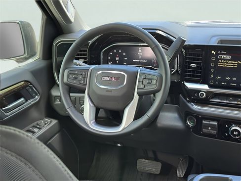New 2025 GMC Sierra 1500 Elevation image 26