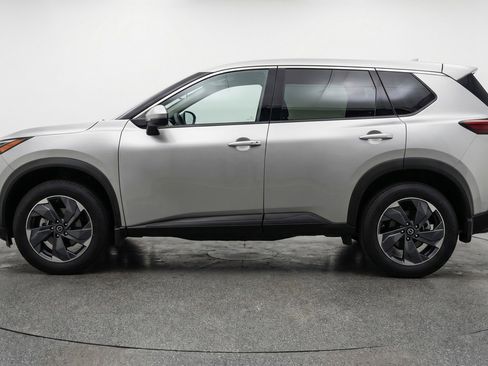 Used 2025 Nissan Rogue SV AWD/4WD image 5