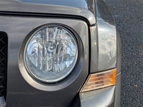 Used 2016 Jeep Patriot High Altitude image 16