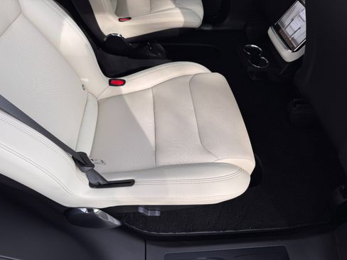 Used 2023 Tesla Model X image 64