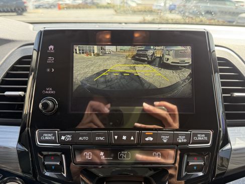 Used 2023 Honda Odyssey Elite image 25