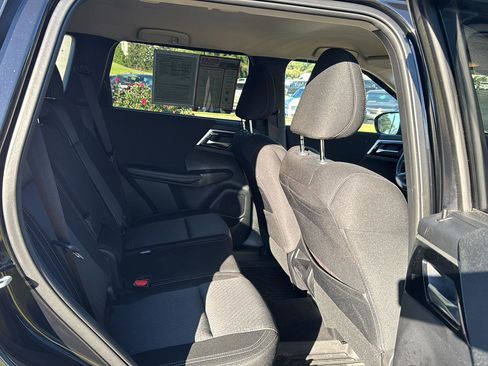 Used 2024 Mitsubishi Outlander ES image 11