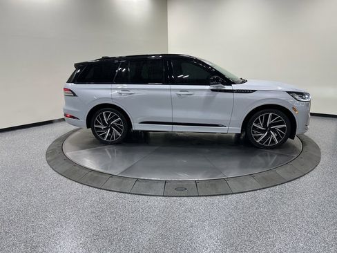 Certified 2025 Lincoln Aviator Black Label w/ Black Label Special Edition image 5