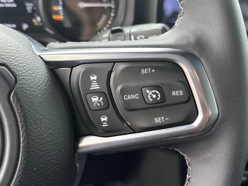 Certified 2025 Jeep Wrangler Unlimited Sahara w/ Safety Group AWD/4WD image 25