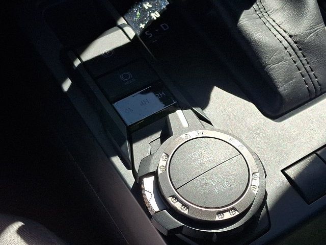 Used 2024 Toyota Tacoma SR5 AWD/4WD image 25
