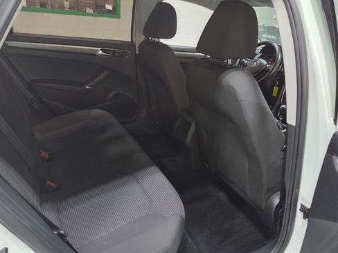 Used 2016 Volkswagen Passat 1.8T R-Line FWD image 24