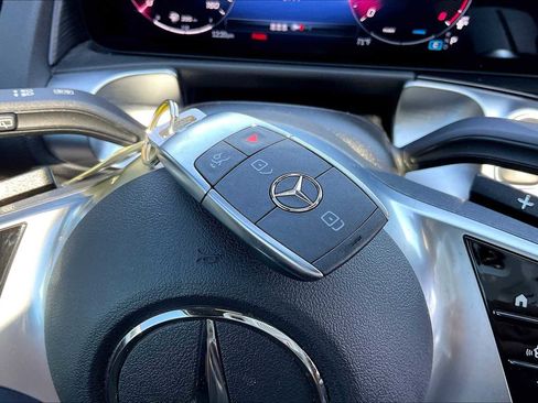 Certified 2025 Mercedes-Benz GLB 250 image 11