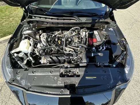 Certified 2024 Nissan Altima 2.5 SR w/ SR Premium Package image 14