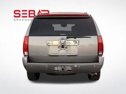 Used 2007 Cadillac Escalade AWD w/ Information Package image 9