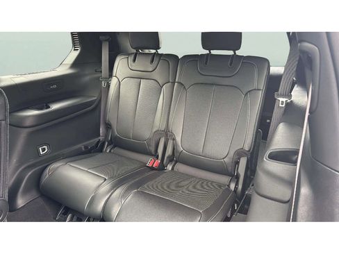 Used 2024 Jeep Grand Cherokee L Limited w/ Luxury Tech Group II image 14