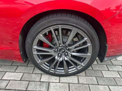 Used 2017 INFINITI Q60 Red Sport 400 RWD image 32