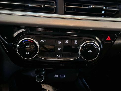 Used 2024 Chevrolet Trax LT FWD image 26